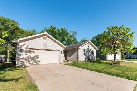 3 S161 Lakeview Ct, Warrenville, IL 60555