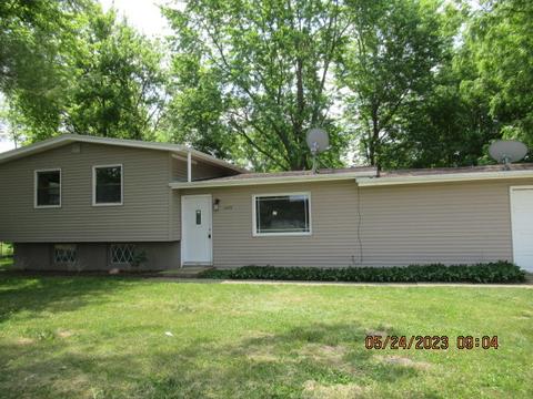 1070 E Summer St, Paxton, IL 60957