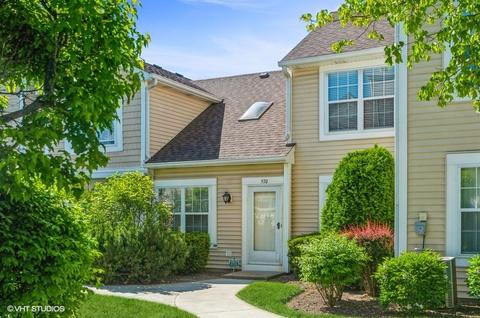 570 Le Parc Cir, Buffalo Grove, IL 60089