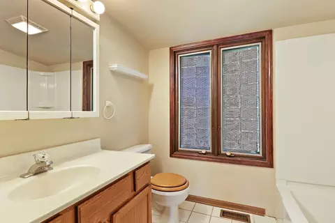608 N Harrison St, Algonquin, IL 60102 photo 11