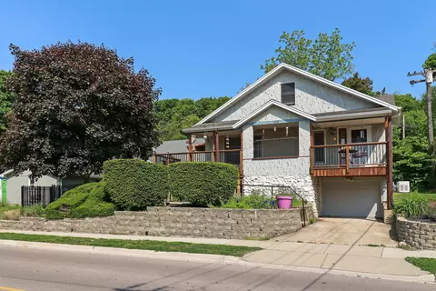 608 N Harrison St, Algonquin, IL 60102