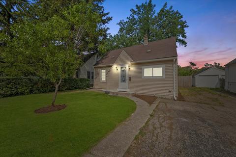 209 Fairlawn Dr, Round Lake Park, IL 60073