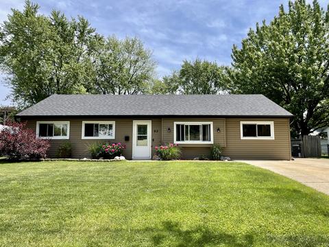 63 Stratford Rd, Montgomery, IL 60538