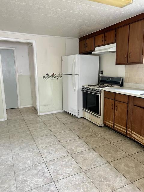 408 E Oakland Ave, Bloomington, IL 61701 photo 3