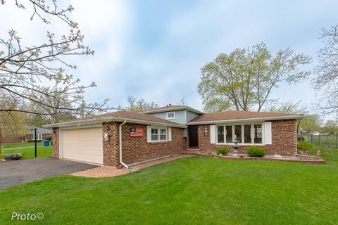 10 Joe Orr Ct, Crete, IL 60417