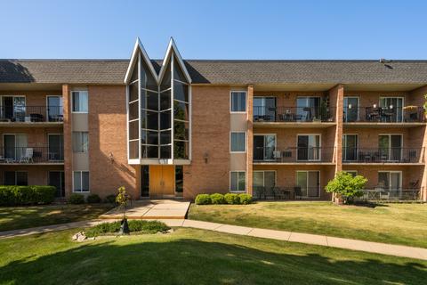1104 N Mill St #2-204, Naperville, IL 60563
