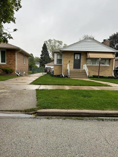 9317 Hamlin Ave, Evergreen Park, IL 60805