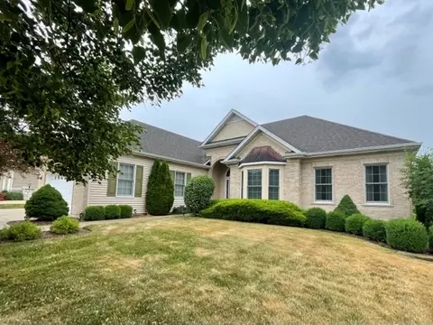 911 Oak St, Sugar Grove, IL 60554