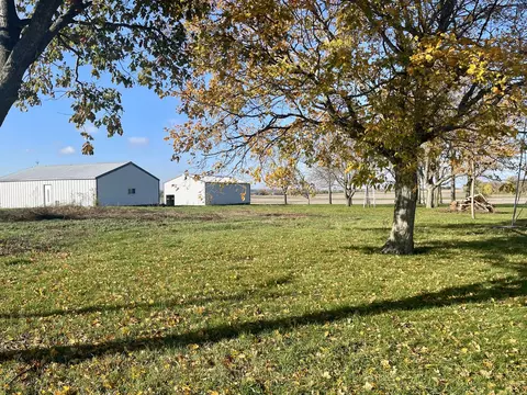 15431 645 East St, Sheffield, IL 61361