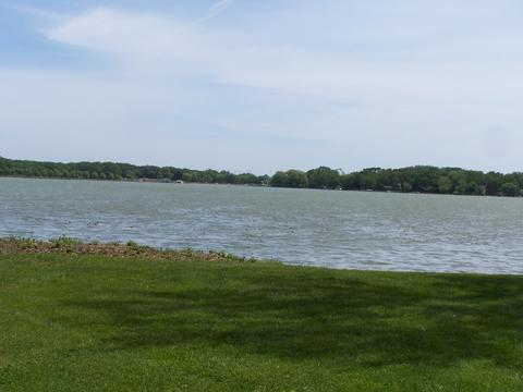 5218 W Beach Ave, Mchenry, IL 60050 photo 8