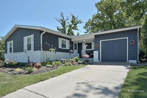 1205 Manchester Mall Dr, Mchenry, IL 60050