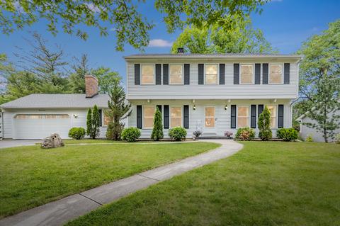6 S250 New Castle Rd, Naperville, IL 60540