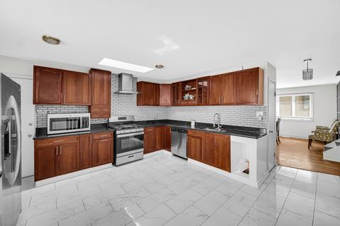 649 E 142nd St, Dolton, IL 60419 photo 8
