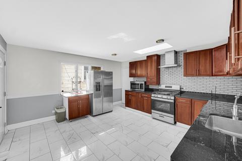 649 E 142nd St, Dolton, IL 60419 photo 9