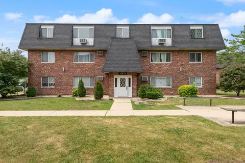 17242 71st Ct #12, Tinley Park, IL 60477