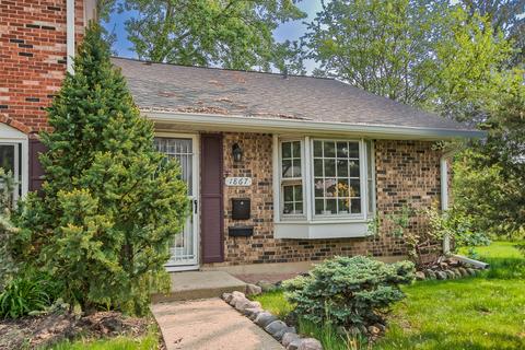 1867 Mckool Ave, Streamwood, IL 60107
