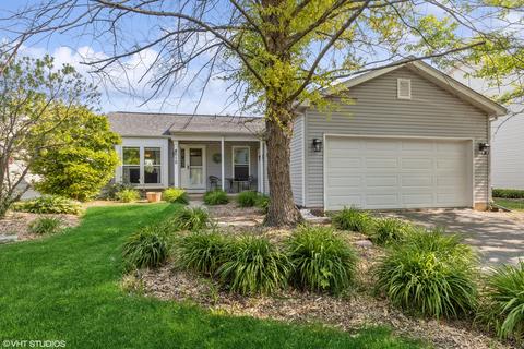 510 Summit Ave, Woodstock, IL 60098