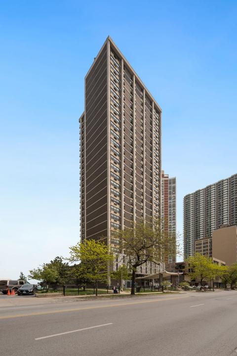 6145 N Sheridan Rd #29D, Chicago, IL 60660