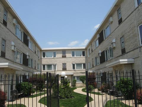 5850 W 55th St #2C, Chicago, IL 60638