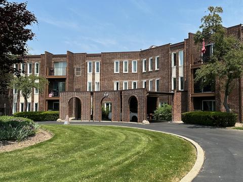 1575 Sandpebble Dr #101, Wheeling, IL 60090