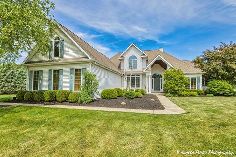 150 Tipperary Ct, Woodstock, IL 60098