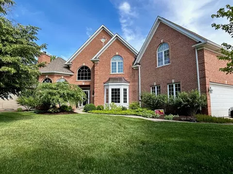 2443 Fawn Lake Cir, Naperville, IL 60564