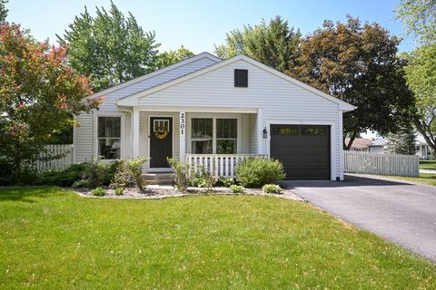 2301 Weatherford Ln, Naperville, IL 60565