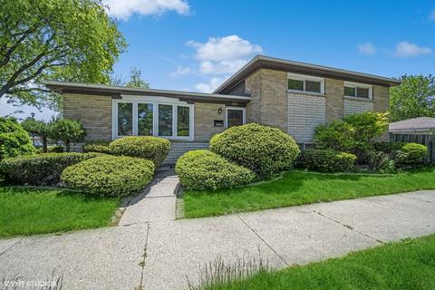 9256 Lavergne Ave, Skokie, IL 60077