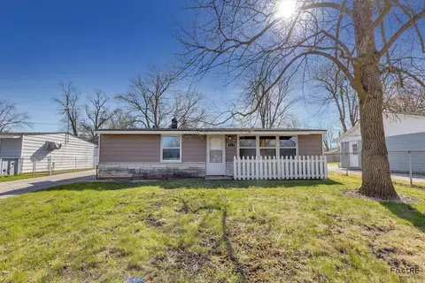 253 Tiverton Ln, Steger, IL 60475