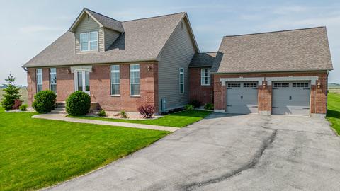 67 N 4750th Rd, Mendota, IL 61342