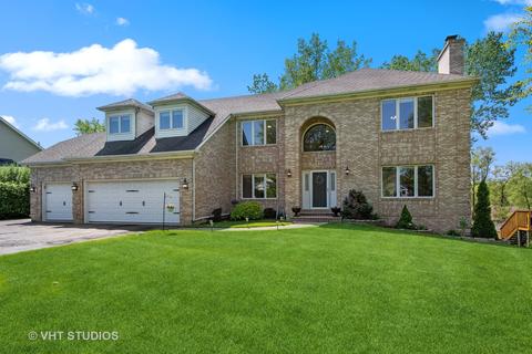 390 S Middleton Ave, Palatine, IL 60067