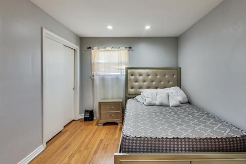Undisclosed, Chicago, IL 60625 photo 15