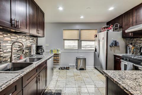 Undisclosed, Chicago, IL 60625 photo 10