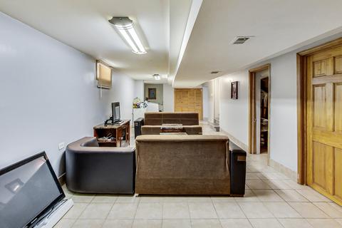 Undisclosed, Chicago, IL 60625 photo 22