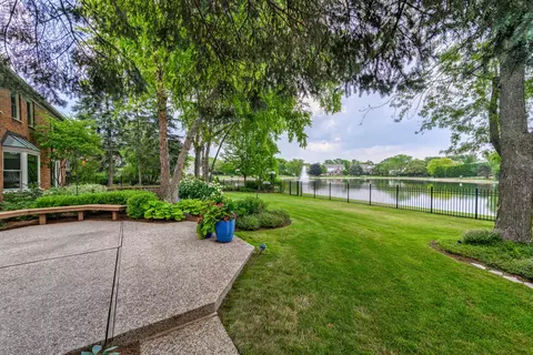 2324 Mohawk Ln, Glenview, IL 60026 photo 9