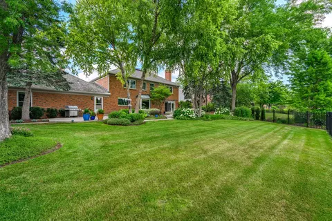 2324 Mohawk Ln, Glenview, IL 60026 photo 8