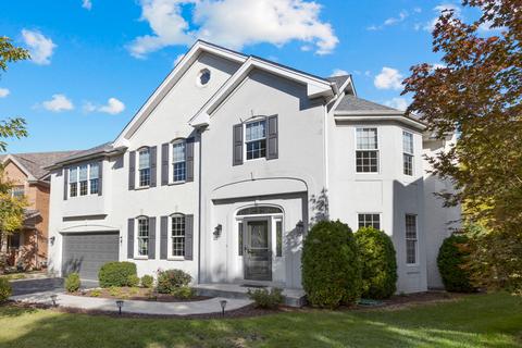 619 Meadow Ct, Elk Grove Village, IL 60007