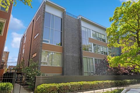 1919 W Crystal St #201, Chicago, IL 60622