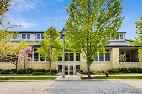 260 Whistler Rd #1B, Highland Park, IL 60035