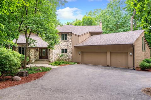 805 S Roselle Rd, Roselle, IL 60172