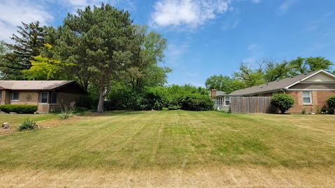 550 S Summit Ave, Villa Park, IL 60181
