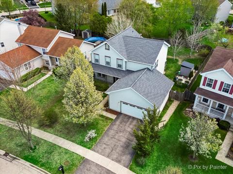 32747 Innetowne Rd, Lakemoor, IL 60051
