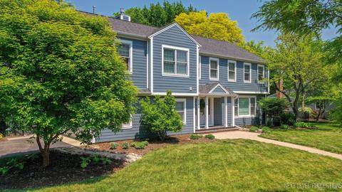 629 Vicksburg Ct, Naperville, IL 60540