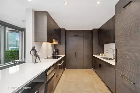 60 E Monroe St #2706, Chicago, IL 60603 photo 6