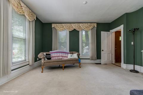 927 Saint John St, Elgin, IL 60120 photo 8
