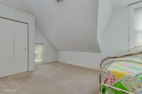 927 Saint John St, Elgin, IL 60120 photo 10