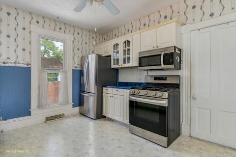 927 Saint John St, Elgin, IL 60120 photo 18