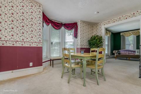 927 Saint John St, Elgin, IL 60120 photo 9