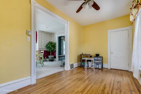 927 Saint John St, Elgin, IL 60120 photo 14