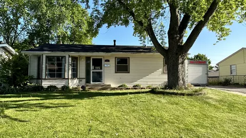 117 Del Rio Rd, Carpentersville, IL 60110